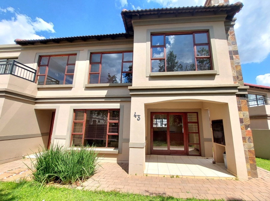 3 Bedroom Property for Sale in Gateway Manor North West